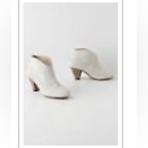 Anthropologie - Sixtyseven “Ophidian” Distressed Animal Print Booties Size 39